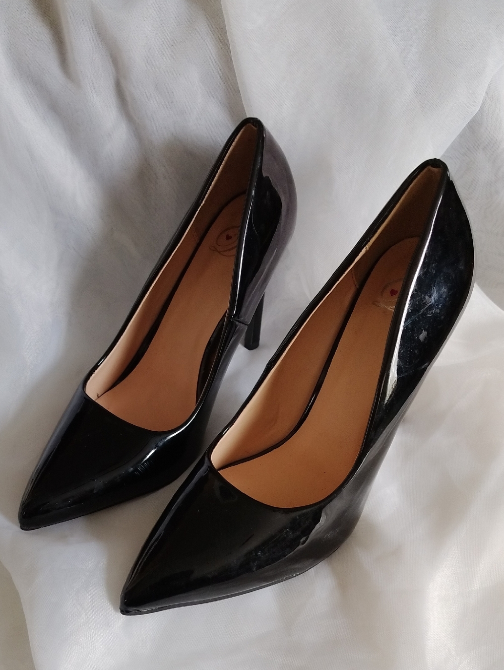 Women’s Classic Black Patent Pointed-Toe Pumps